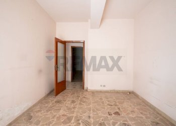 Stanza vuota - Appartamento Via Camillo Benso Conte di Cavour
 
6, Caltagirone - foto 18