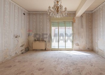 Stanza vuota - Appartamento Via Camillo Benso Conte di Cavour
 
6, Caltagirone - foto 19