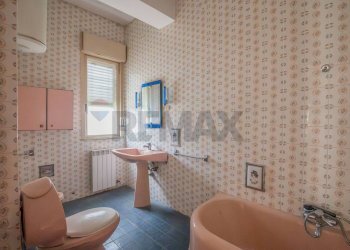 Bagno - Appartamento Via Camillo Benso Conte di Cavour
 
6, Caltagirone - foto 26