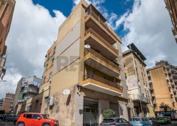 Edificio all\'aperto - Appartamento Via Camillo Benso Conte di Cavour
 
6, Caltagirone - foto 30