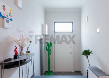 Hall / corridoio - Four-room apartment VIA DELLA COSTITUZIONE
 
64, San Giovanni Valdarno - photo 4
