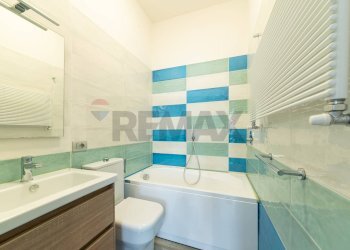 Bagno - Four-room apartment VIA DELLA COSTITUZIONE
 
64, San Giovanni Valdarno - photo 13