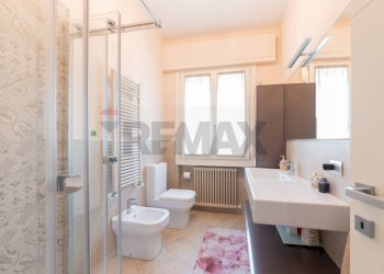 Bagno - Four-room apartment VIA DELLA COSTITUZIONE
 
64, San Giovanni Valdarno - photo 22