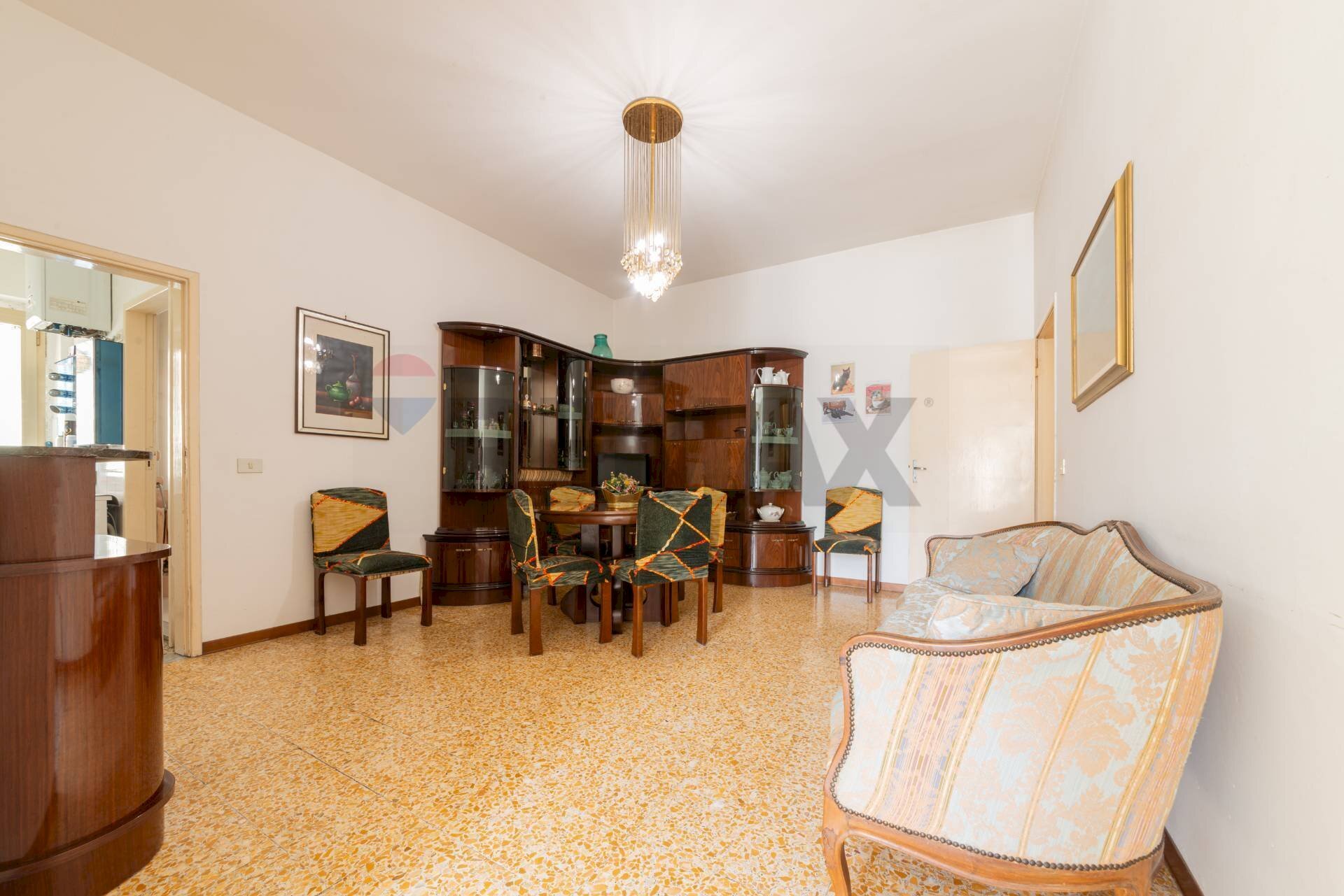 Sala da pranzo - Four-room apartment Piazza della Repubblica
 
1, Figline e Incisa Valdarno - photo 3