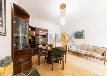 Sala da pranzo - Four-room apartment Piazza della Repubblica
 
1, Figline e Incisa Valdarno - photo 2