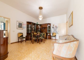 Sala da pranzo - Four-room apartment Piazza della Repubblica
 
1, Figline e Incisa Valdarno - photo 3