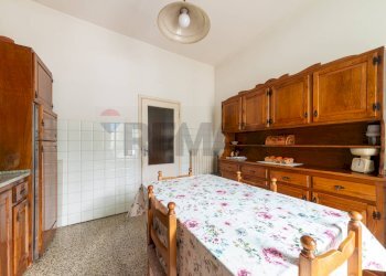 Sala da pranzo - Four-room apartment Piazza della Repubblica
 
1, Figline e Incisa Valdarno - photo 11