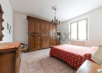 Camera / camera da letto - Four-room apartment Piazza della Repubblica
 
1, Figline e Incisa Valdarno - photo 13