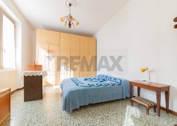 Camera / camera da letto - Four-room apartment Piazza della Repubblica
 
1, Figline e Incisa Valdarno - photo 16