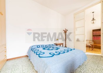 Camera / camera da letto - Four-room apartment Piazza della Repubblica
 
1, Figline e Incisa Valdarno - photo 18