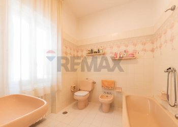 Bagno - Four-room apartment Piazza della Repubblica
 
1, Figline e Incisa Valdarno - photo 19