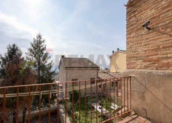 Balcone - Apartment Corso Giacomo Leopardi
 
42, Cupramontana - photo 25