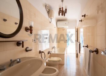 Bagno - Apartment Corso Giacomo Leopardi
 
42, Cupramontana - photo 29