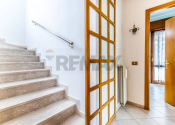 Scale - Villa Via Giovanni Battista Sacchetti
 
13, Roma - foto 21