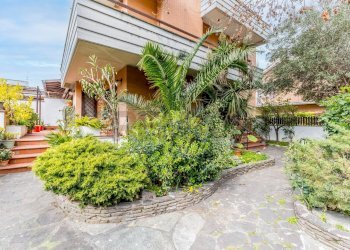 Giardino - Villa Via Giovanni Battista Sacchetti
 
13, Roma - foto 32