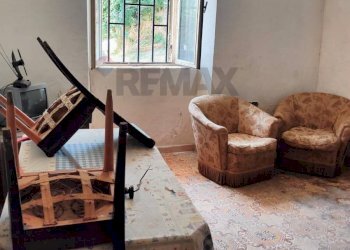 Soggiorno - Appartamento via Aia Grande, Gagliano Aterno - foto 2