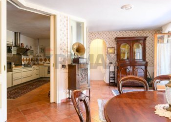 Sala da pranzo - Casa semi indipendente VIA DI COLLEVERDE
 
47, Castelnuovo di Porto - foto 26