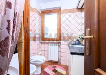Bagno - Casa semi indipendente VIA DI COLLEVERDE
 
47, Castelnuovo di Porto - foto 29