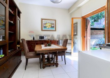 Sala da pranzo - Casa semi indipendente VIA DI COLLEVERDE
 
47, Castelnuovo di Porto - foto 54
