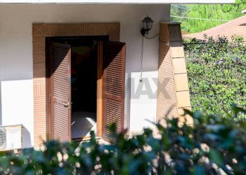 Edificio all\'aperto - Casa semi indipendente VIA DI COLLEVERDE
 
47, Castelnuovo di Porto - foto 70