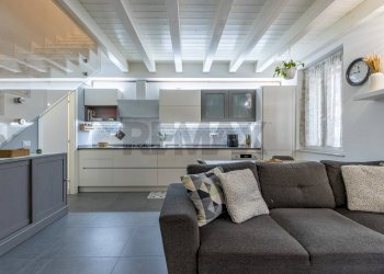 Soggiorno - Casa semi indipendente via dei mille
 
58, Barzanò - foto 5