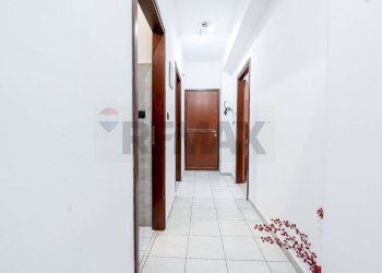 Hall / corridoio - Appartamento Via Stazzone
 
15, Aci Sant'Antonio - foto 14