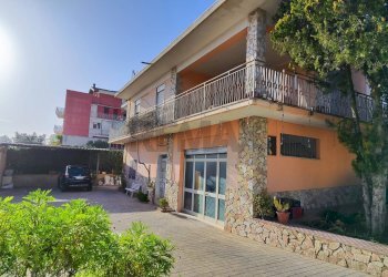 Casa all\'aperto - Villa VIA SALVO D'ACQUISTO
 
8, Caltagirone - foto 1