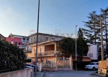 Edificio all\'aperto - Villa VIA SALVO D'ACQUISTO
 
8, Caltagirone - foto 5