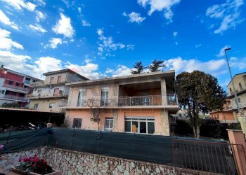 Edificio all\'aperto - Villa VIA SALVO D'ACQUISTO
 
8, Caltagirone - foto 6