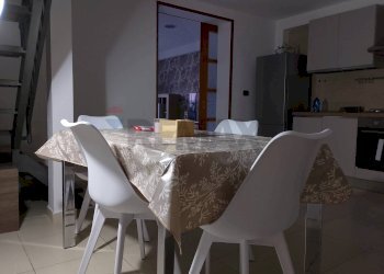 Sala da pranzo - Casa indipendente Via cavaliere
 
96, Catania - foto 24