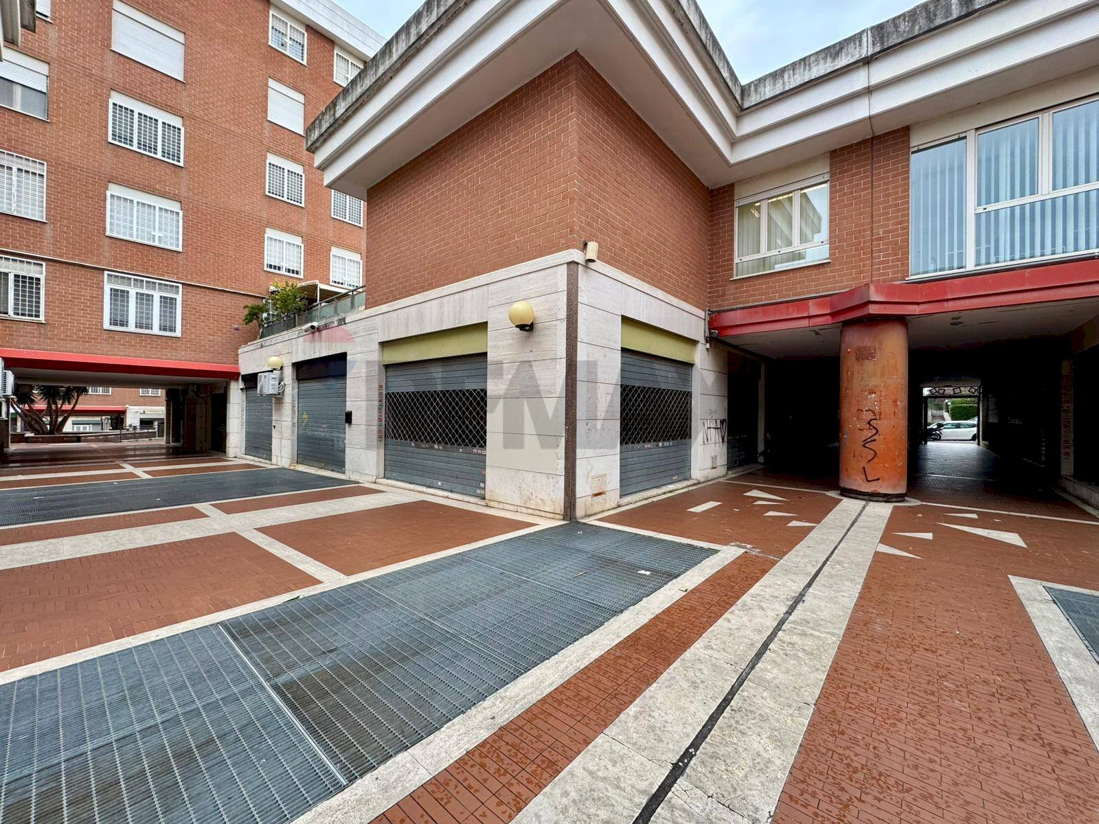 Edificio all\'aperto - Shop Roma - photo 1