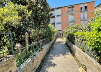 Edificio all\'aperto - Apartment Roma - photo 1