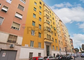 Edificio all\'aperto - Two-room apartment Roma - photo 1
