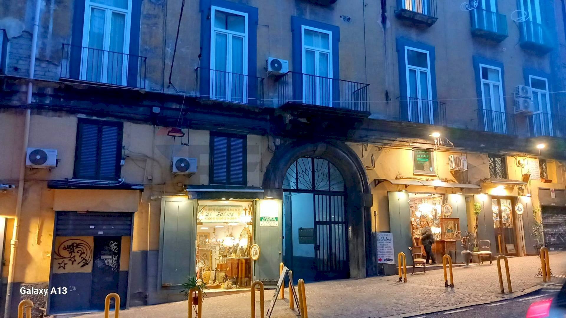 Edificio all\'aperto - One-room apartment Napoli - photo 3