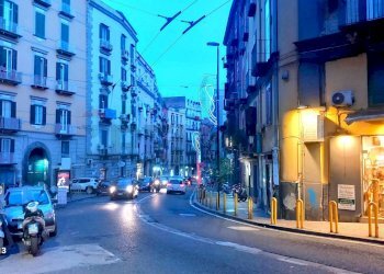 Edificio all\'aperto - One-room apartment Napoli - photo 2