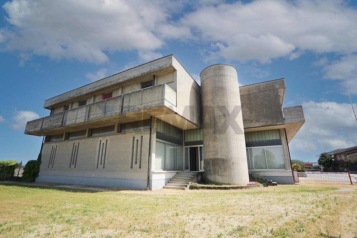 Edificio all\'aperto - Locale Commerciale Viale Martiri della Libertà
 
70, Casaleone - foto 2