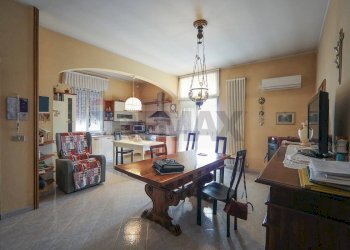 Sala da pranzo - Locale Commerciale Viale Martiri della Libertà
 
70, Casaleone - foto 19