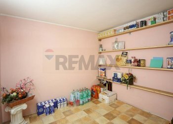 Camera / camera da letto - Locale Commerciale Viale Martiri della Libertà
 
70, Casaleone - foto 24