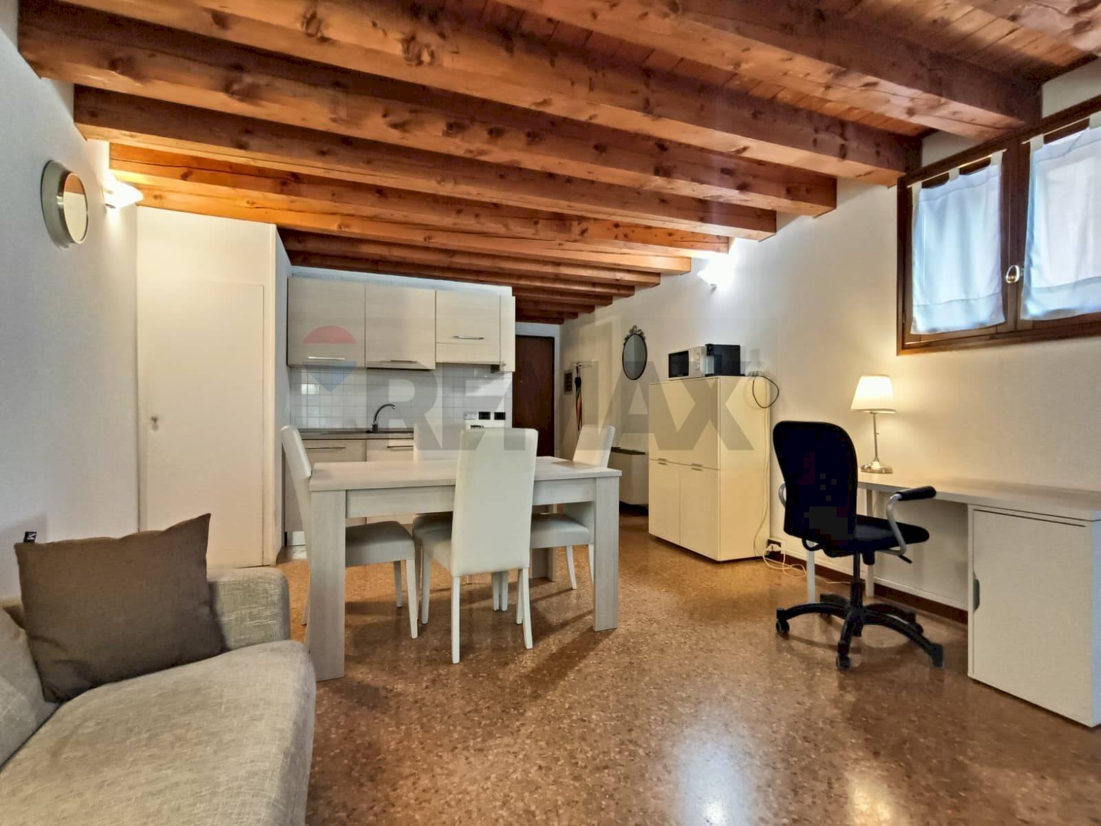 Sala da pranzo - Two-room apartment CORSO ANDREA PALLADIO
 
73, Vicenza - photo 2