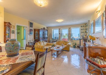 Sala da pranzo - Villa S.V. Baddelonga Russeglia
138, Sassari - photo 4