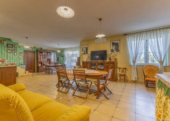 Sala da pranzo - Villa S.V. Baddelonga Russeglia
138, Sassari - photo 21