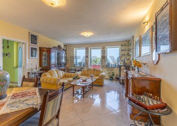 Sala da pranzo - Villa S.V. Baddelonga Russeglia
138, Sassari - photo 51