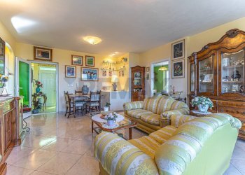 Sala da pranzo - Villa S.V. Baddelonga Russeglia
138, Sassari - photo 58