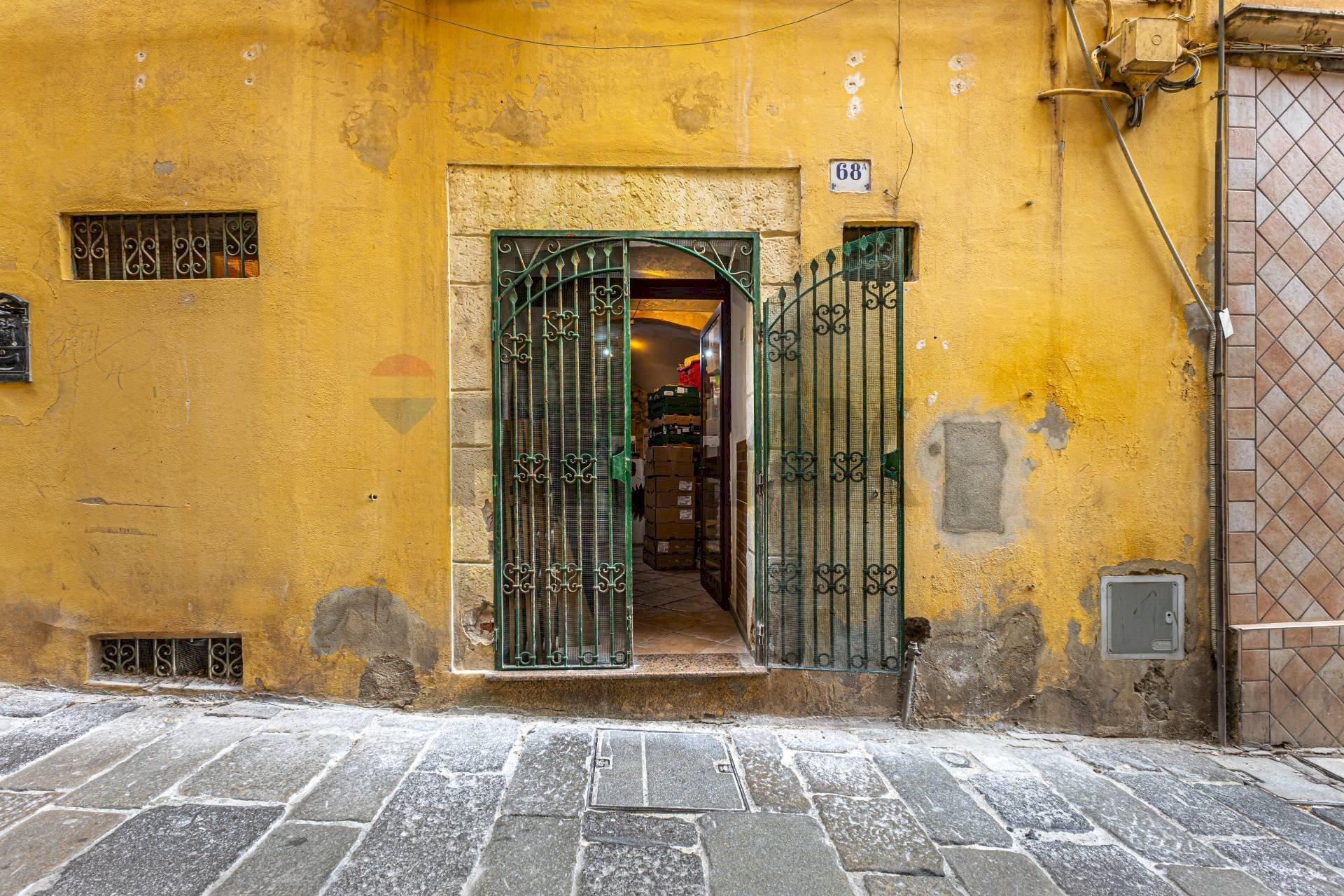 Edificio all\'aperto - Commercial Premises Via Turritana
 
68, Sassari - photo 2