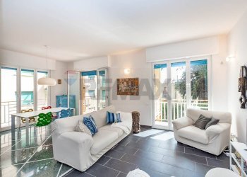 Sala da pranzo - Trilocale via Baisi
 
59, Rapallo - foto 1