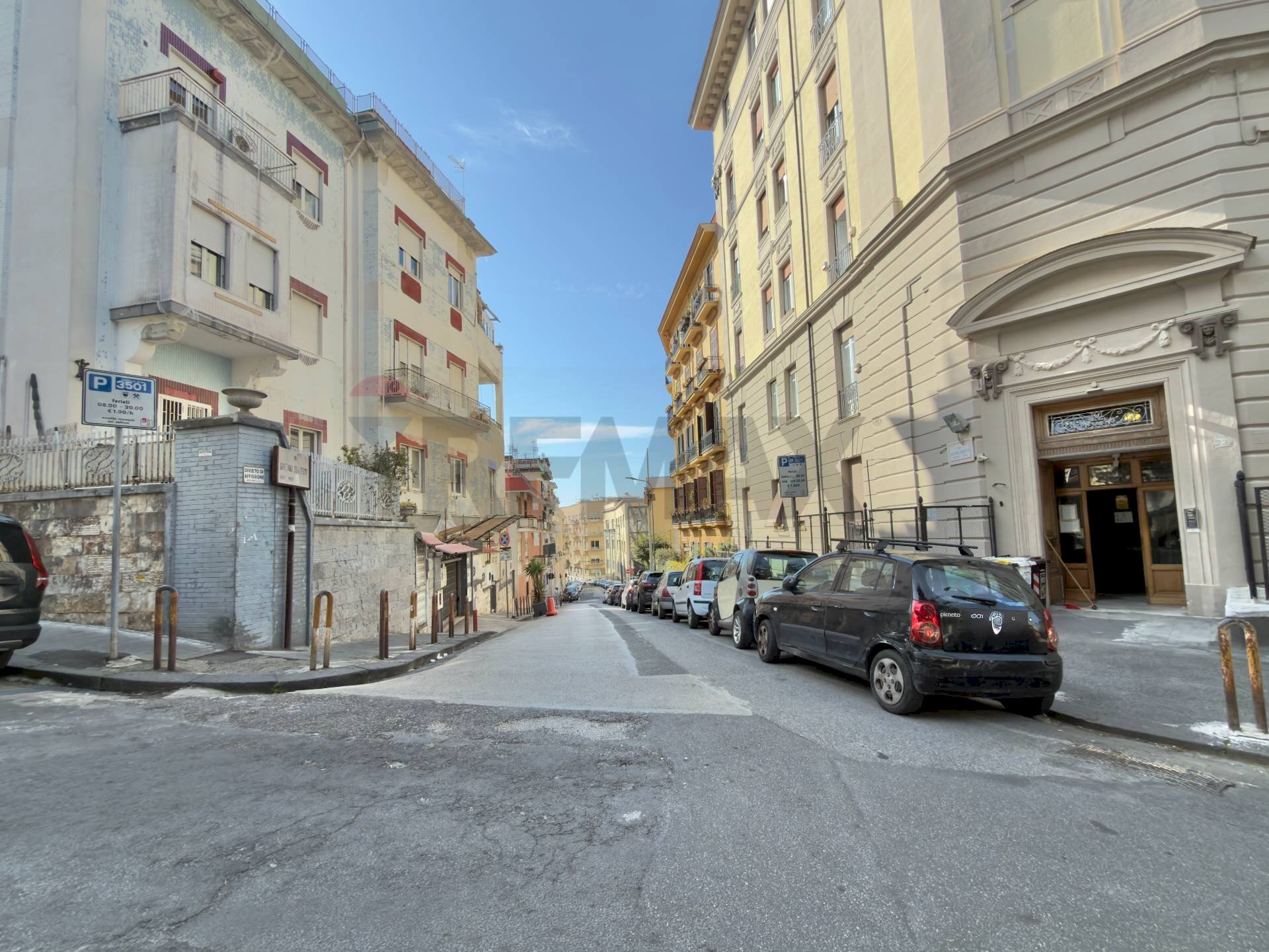 Edificio all\'aperto - Commercial Activity Via Gaetano Donizetti
 
7, Napoli - photo 1