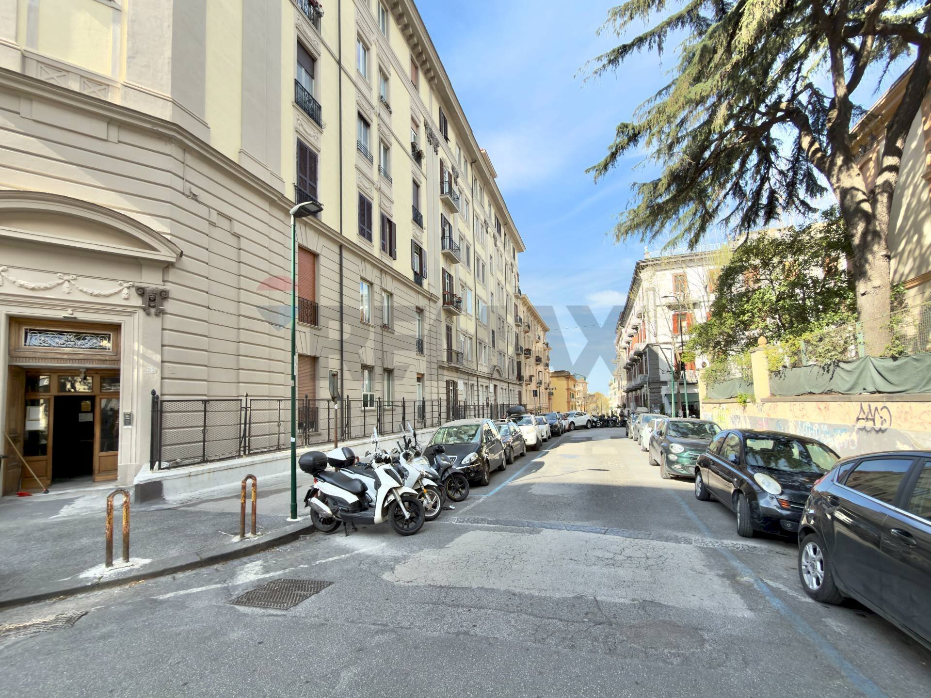 Edificio all\'aperto - Commercial Activity Via Gaetano Donizetti
 
7, Napoli - photo 2