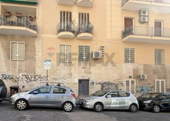 Edificio all\'aperto - Commercial Activity Via Gaetano Donizetti
 
7, Napoli - photo 5