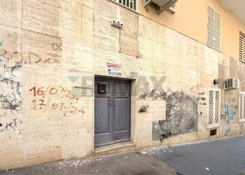 Edificio all\'aperto - Commercial Activity Via Gaetano Donizetti
 
7, Napoli - photo 9