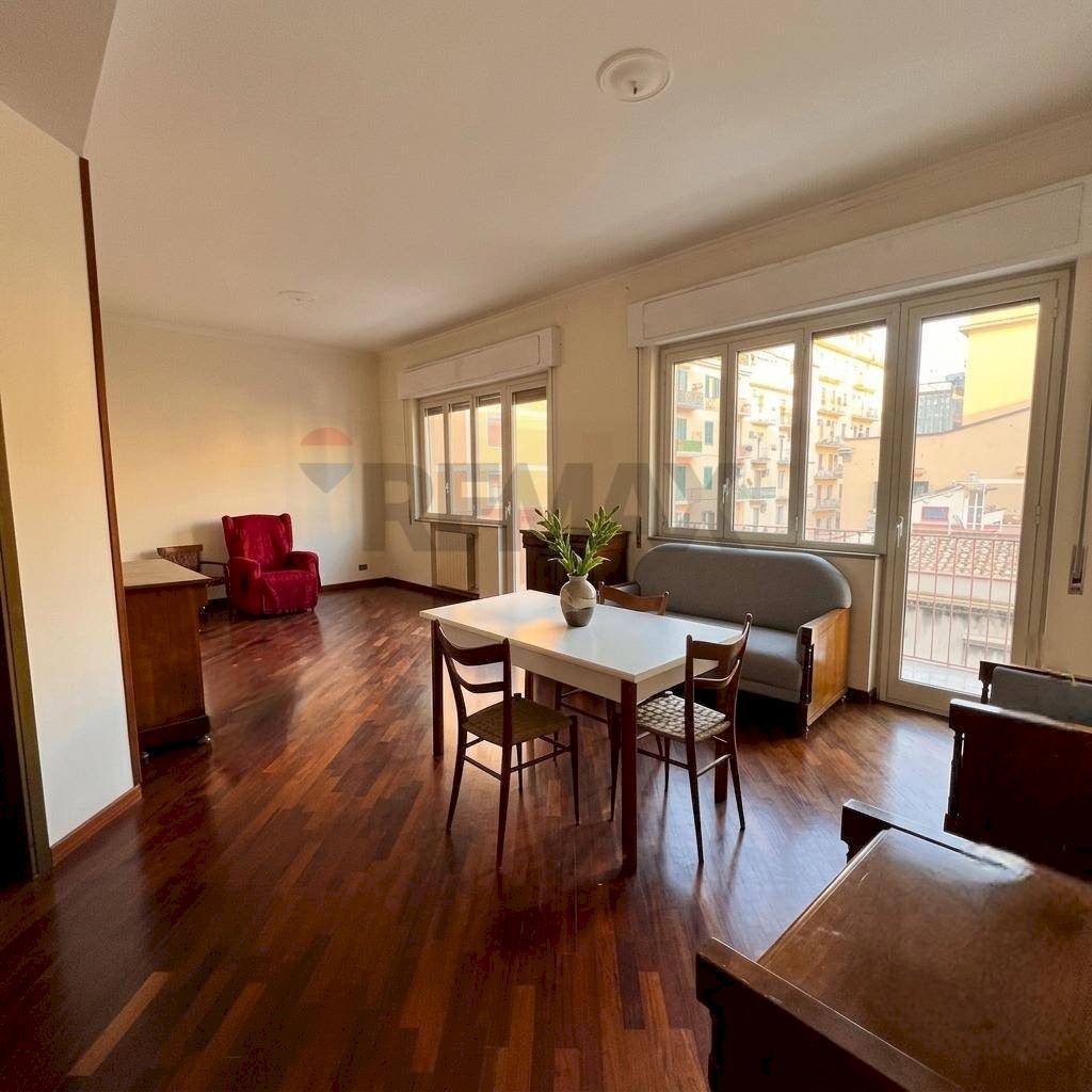 Sala da pranzo - Appartamento Via Saverio Scrofani
 
15, Palermo - foto 1